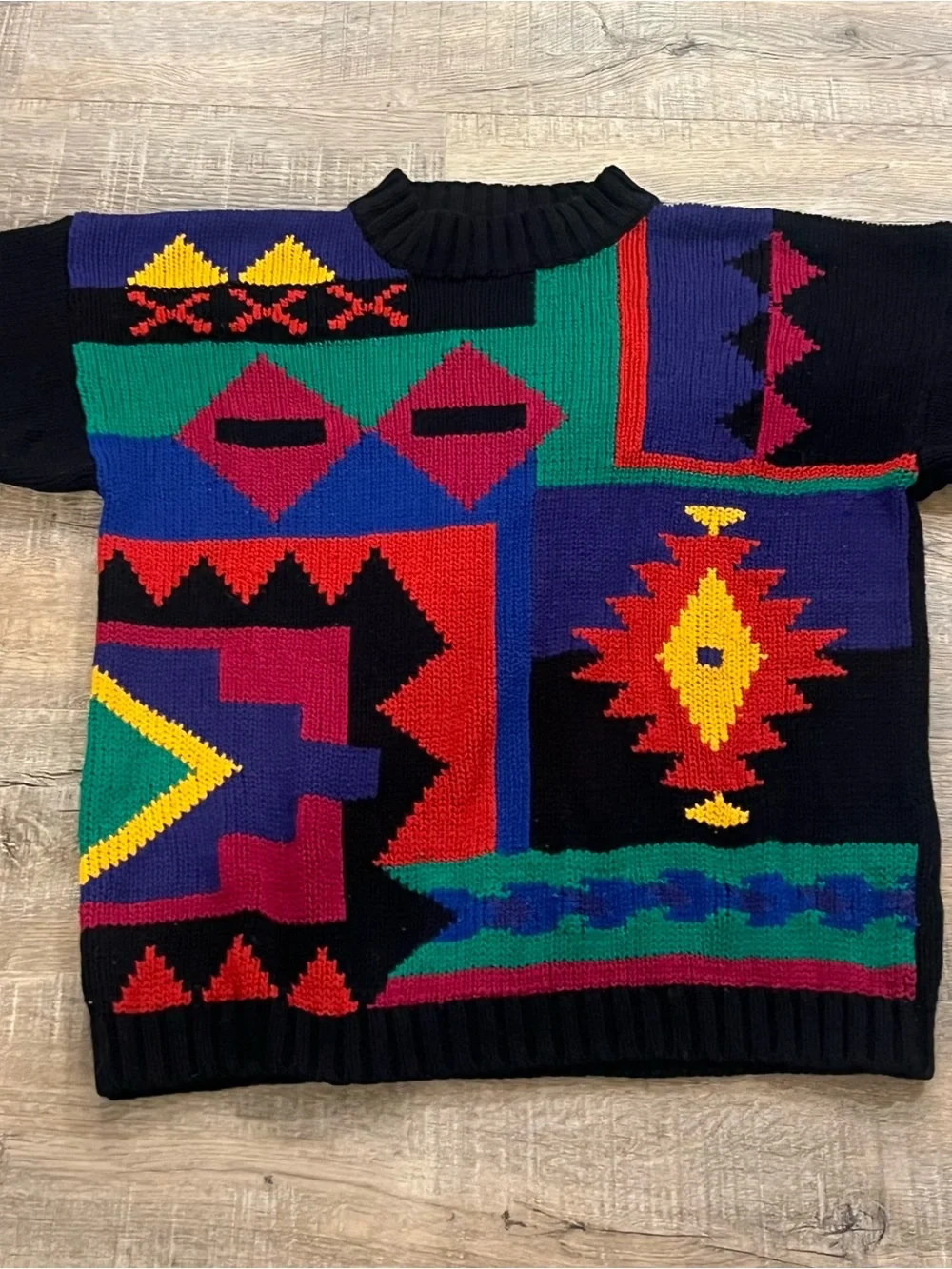 International sportswear co bold crewneck